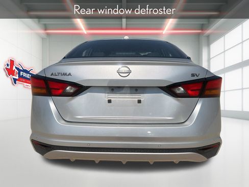 Used 2024 Nissan Altima 2.5 SV image 6