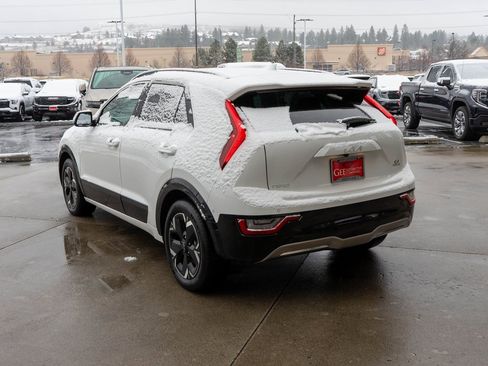 Used 2025 Kia Niro Wave w/ Wave Preserve Package image 5