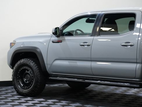 Used 2017 Toyota Tacoma TRD Pro image 19