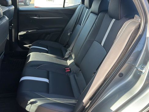 Used 2025 Toyota Camry SE AWD/4WD image 12