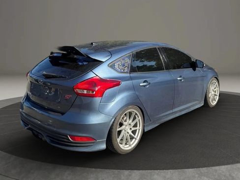Used 2018 Ford Focus ST FWD image 5