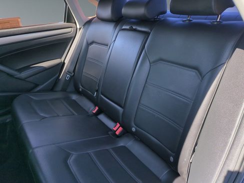 Used 2015 Volkswagen Passat 1.8T SE image 13