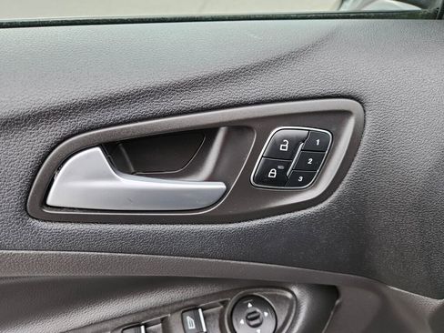 Used 2017 Ford Escape Titanium image 17