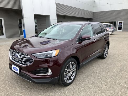 Used 2024 Ford Edge Titanium w/ Equipment Group 301A AWD/4WD image 2