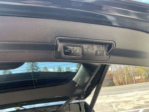 Certified 2022 Ford Explorer XLT w/ Equipment Group 202A AWD/4WD image 33