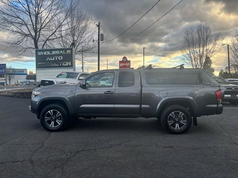 Used 2016 Toyota Tacoma TRD Sport w/ Towing Package image 2