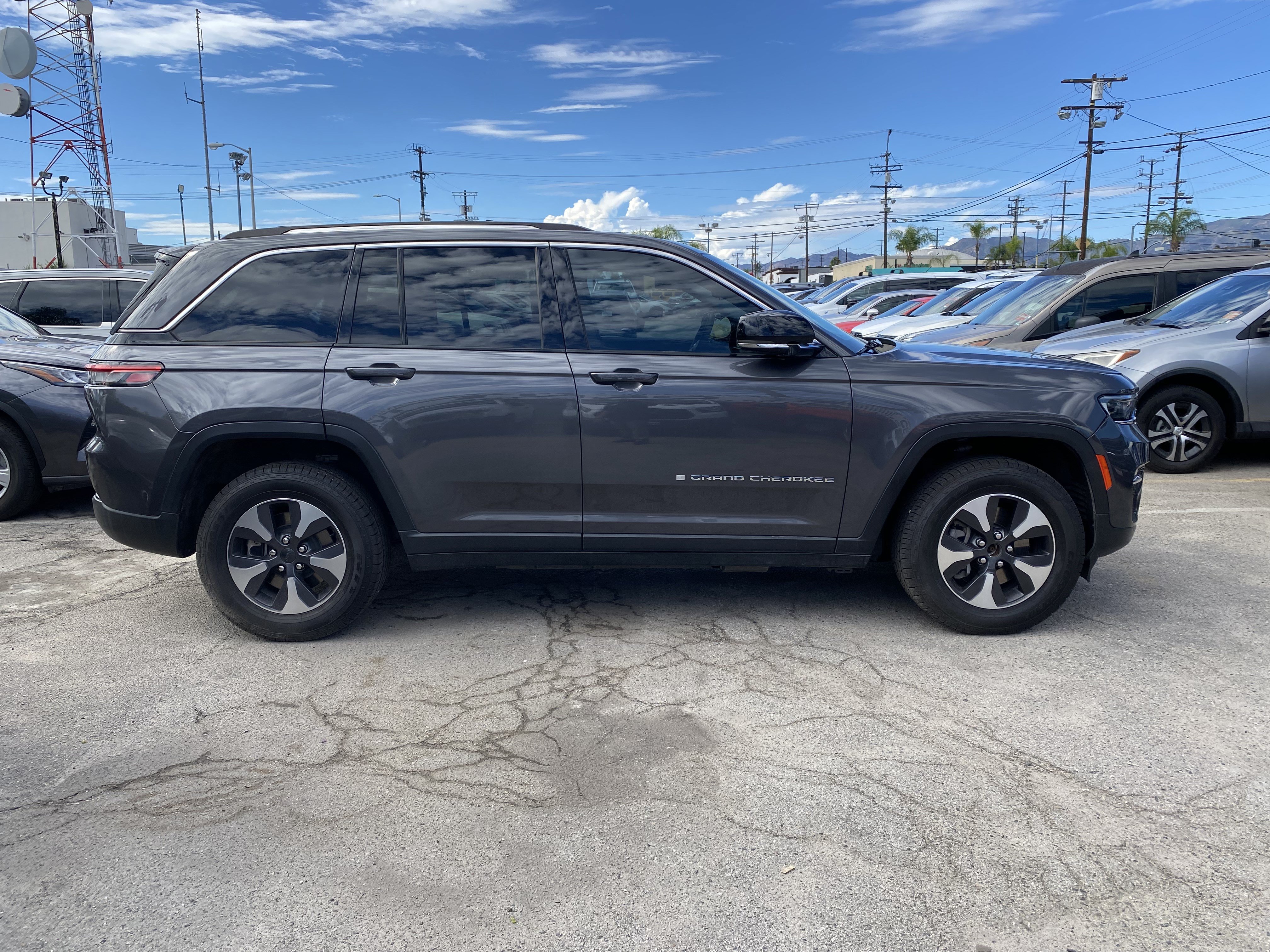 Used 2022 Jeep Grand Cherokee Limited 4xe AWD/4WD image 10