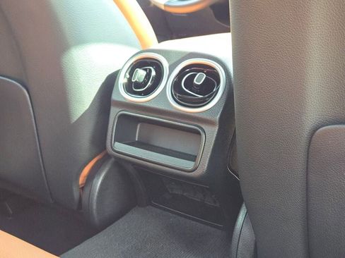 Used 2022 Mercedes-Benz C 300 4MATIC Sedan image 11