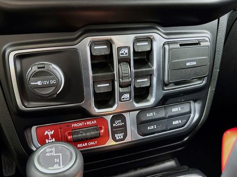 Used 2022 Jeep Gladiator Rubicon w/ LED Lighting Group AWD/4WD image 14