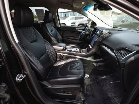 Used 2024 Ford Edge Titanium image 29