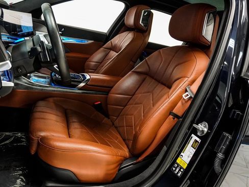 Used 2023 BMW 760i xDrive w/ Luxury Rear Seating Package image 6