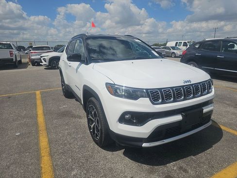 Used 2026 Jeep Compass Limited image 3