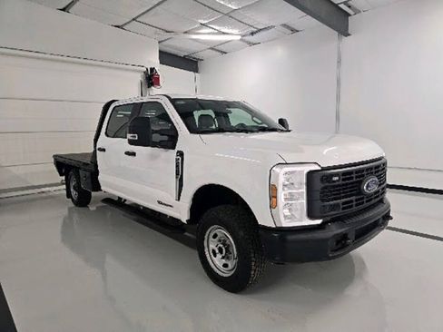 Used 2024 Ford F250 XL AWD/4WD image 3
