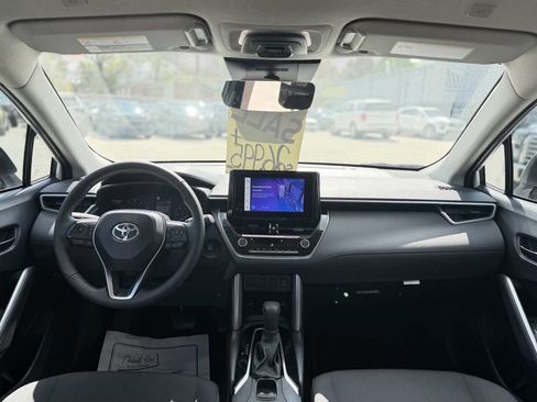 Used 2024 Toyota Corolla Cross LE FWD image 16