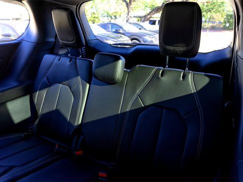 New 2026 Chrysler Pacifica Select w/ S Appearance Package image 18