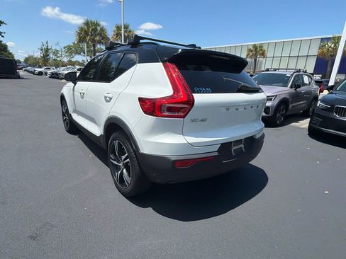 Used 2022 Volvo XC40 T4 R-Design w/ Protection Package Premier FWD image 12