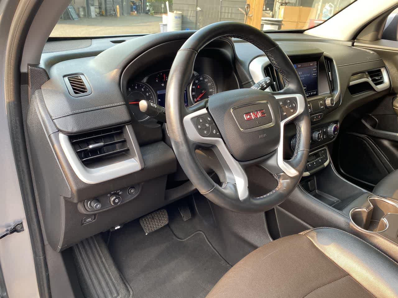 Used 2024 GMC Terrain SLT AWD/4WD image 2