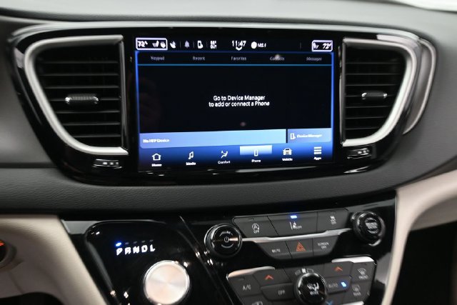 Used 2022 Chrysler Pacifica Touring-L FWD image 22