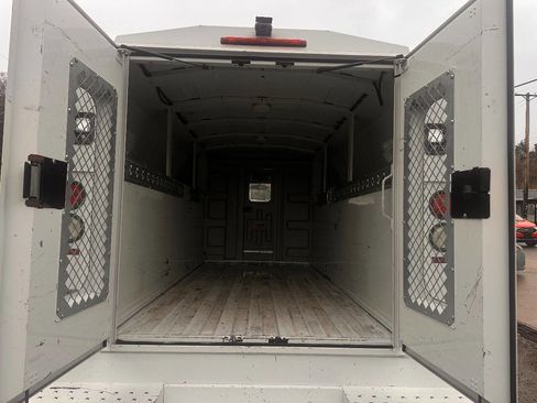 Used 2017 Chevrolet Express 3500 image 6