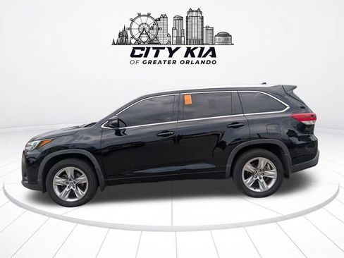 Used 2019 Toyota Highlander Limited AWD/4WD image 4