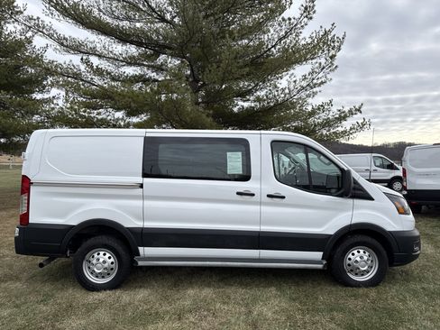Used 2023 Ford Transit 250 Low Roof AWD w/ Exterior Upgrade Package image 7