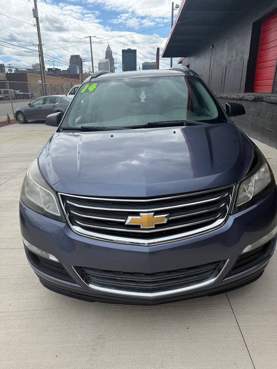 Used 2014 Chevrolet Traverse LS FWD image 1