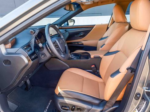 Used 2024 Lexus ES 350 w/ Premium Package FWD image 19