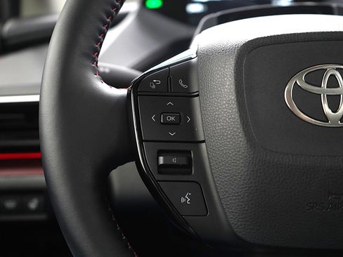 Used 2025 Toyota Prius Plug-In Hybrid image 24