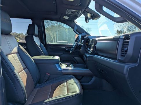 Used 2025 Chevrolet Silverado 3500 High Country w/ High Country Premium Package image 34