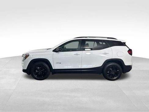 Used 2024 GMC Terrain AT4 AWD/4WD image 2
