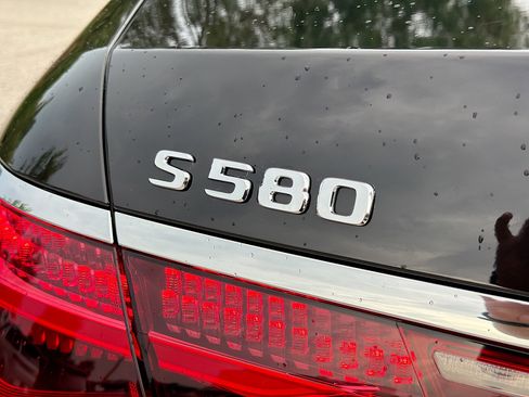 Used 2023 Mercedes-Benz S 580 4MATIC Sedan image 11