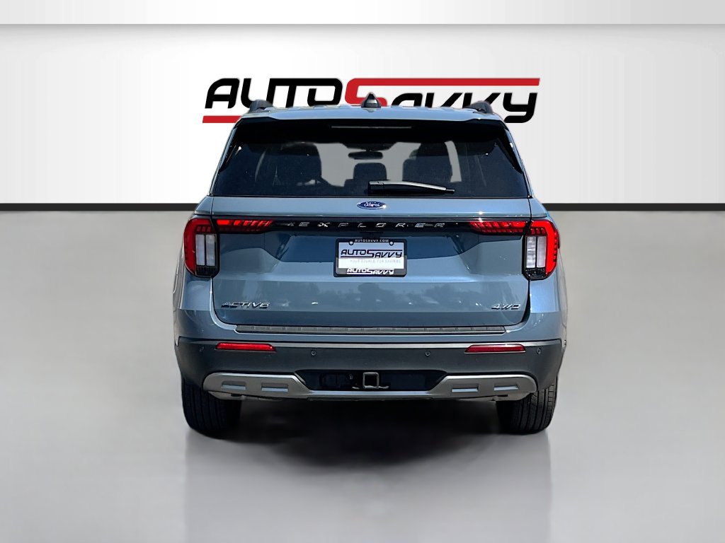 Used 2025 Ford Explorer Active w/ Active Comfort Package AWD/4WD image 6