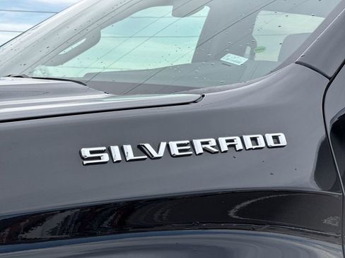 Used 2025 Chevrolet Silverado 1500 LT AWD/4WD image 32