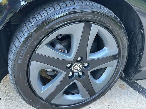 Used 2016 Toyota Prius Three Touring FWD image 19