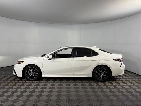 Used 2023 Toyota Camry SE w/ Convenience Package FWD image 10