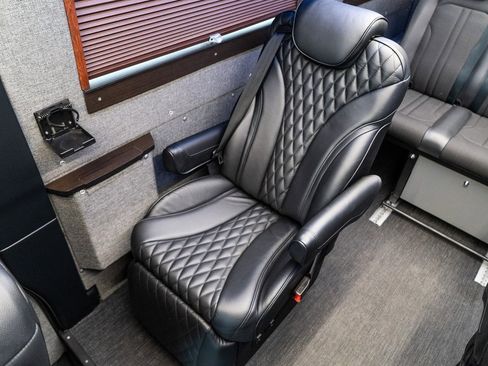 Used 2022 Mercedes-Benz Sprinter 2500 image 40