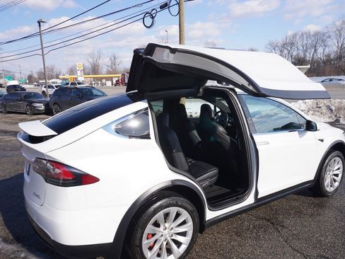 Used 2017 Tesla Model X P100D image 29