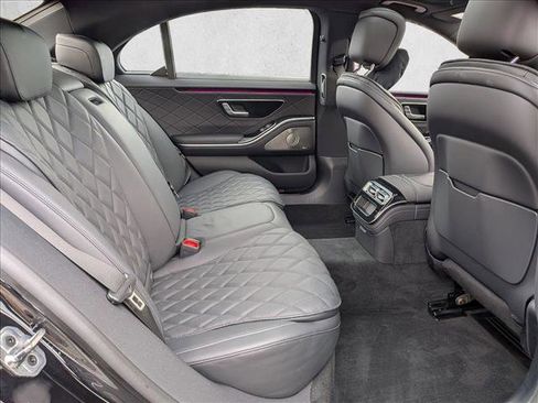 Used 2025 Mercedes-Benz S 580e 4MATIC Sedan image 23