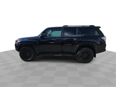 Used 2023 Toyota 4Runner SR5 Premium image 5