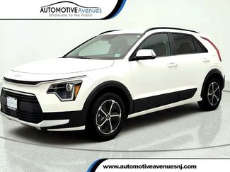 Used 2024 Kia Niro EX FWD video 1