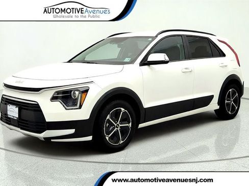 Used 2024 Kia Niro EX FWD image 1
