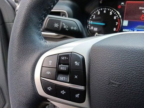 Used 2021 Ford Explorer XLT w/ Equipment Group 202A image 18