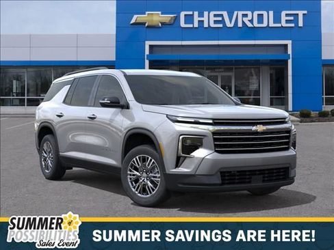 New 2026 Chevrolet Traverse LT w/ Driver Confidence Package FWD image 7