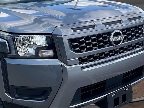 Used 2025 Nissan Frontier SV RWD image 26