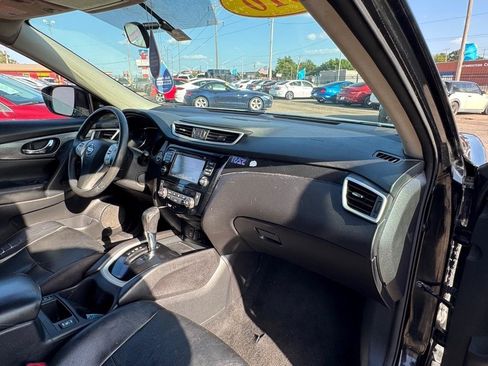 Used 2016 Nissan Rogue SL w/ SL Premium Package FWD image 12