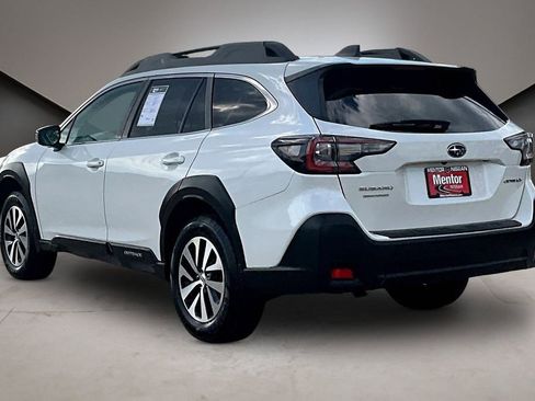 Used 2023 Subaru Outback Premium AWD/4WD image 4