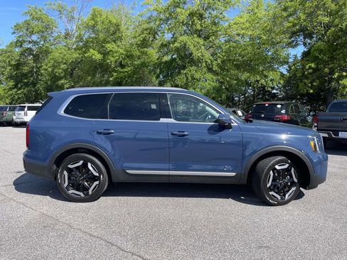 Used 2025 Kia Telluride S AWD/4WD image 2