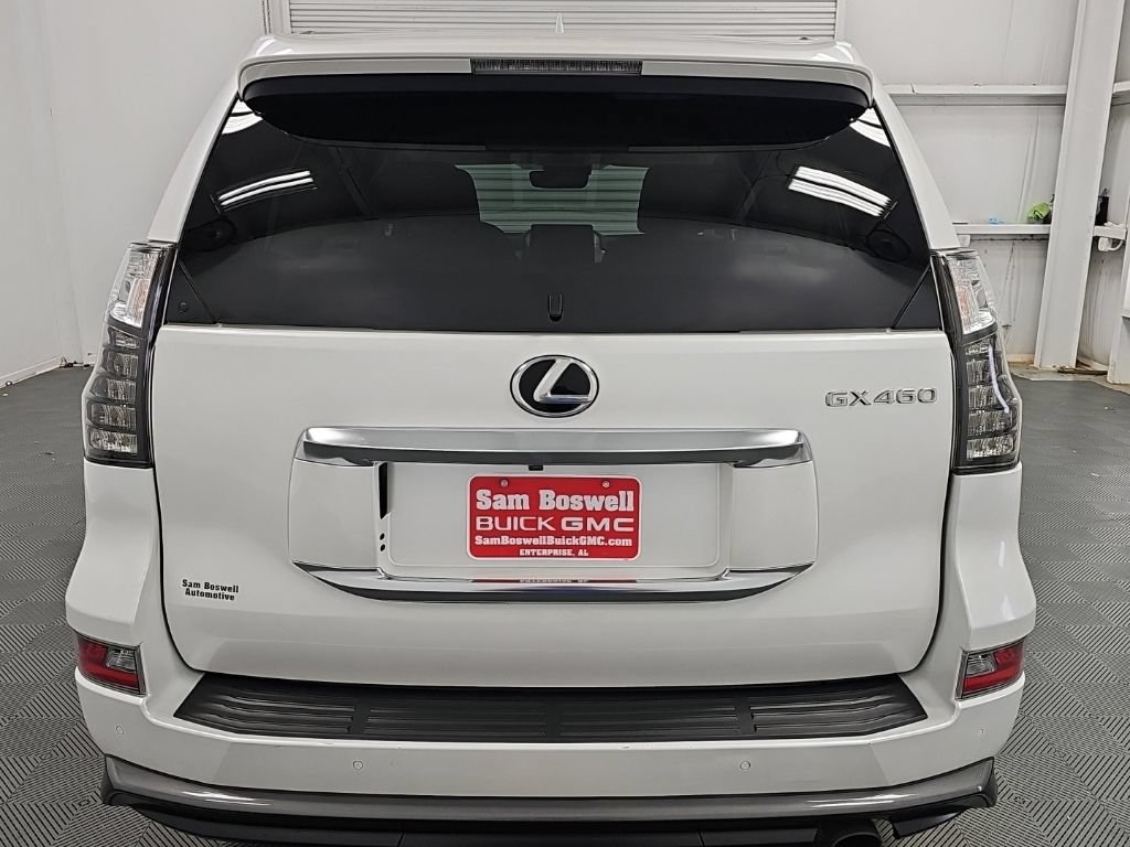 Used 2023 Lexus GX 460 Premium w/ Accessory Package AWD/4WD image 8