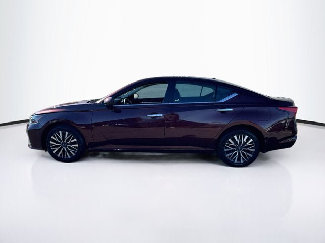 Used 2023 Nissan Altima 2.5 SV w/ SV Premium Package AWD/4WD image 8