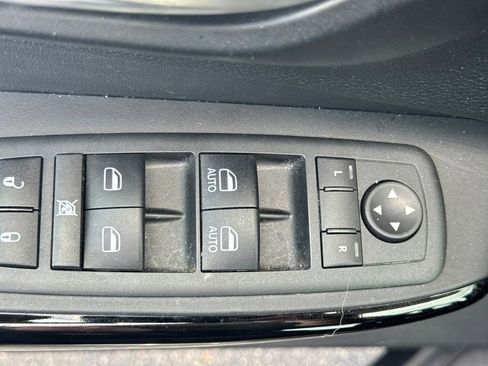 Used 2020 Jeep Cherokee Latitude Plus AWD/4WD image 13